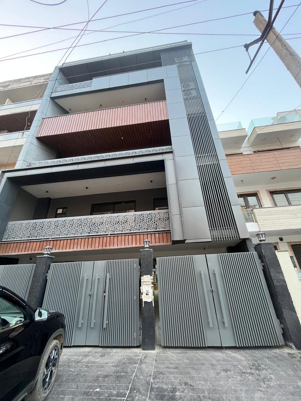 Plot C-2470, Sushant Lok 1, C Block — photo 1 of 21